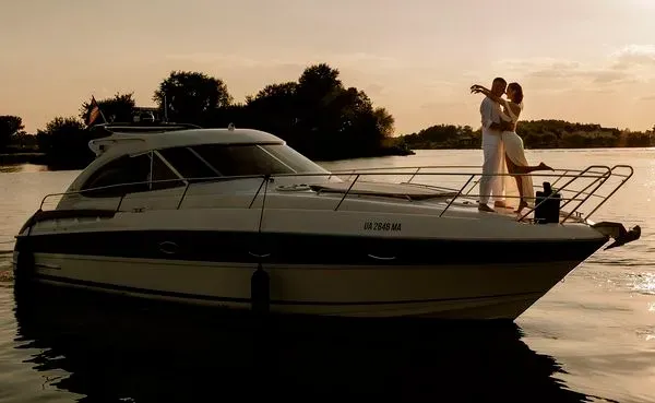 Прокат аренда катера яхты Bavaria 37 Sport HT Vip ресторан Заферано Зо Київ - зображення 3