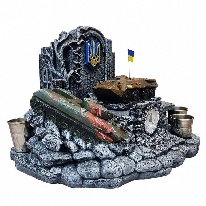Штоф Український БТР-80 №4 декоративна підставка, тематичний Міні Бар Львов - изображение 2