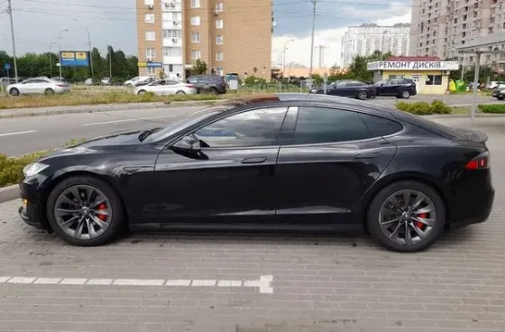 420 Авто на свадьбу Tesla Model S черный с водителем в Киеве Киев