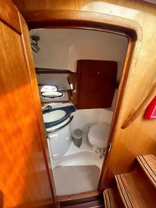 Аренда Vip яхты Bavaria 27 в Киеве — яхта на день рождения, фотосессию Київ - зображення 6