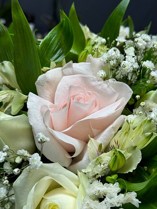 Квіти, Оболонь, доставка, флорист, купити, замовити букет Magic Trio Київ - зображення 5