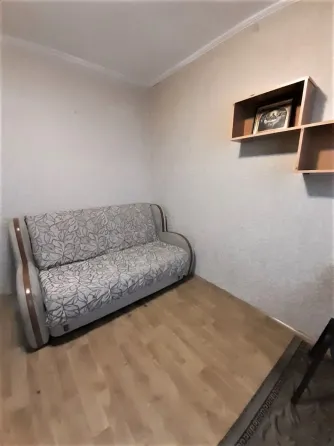 Пр.Б.Хмельницького, кінцева 136й маршрутки, продам 1к.кв, 5/9 ремонт Днепр