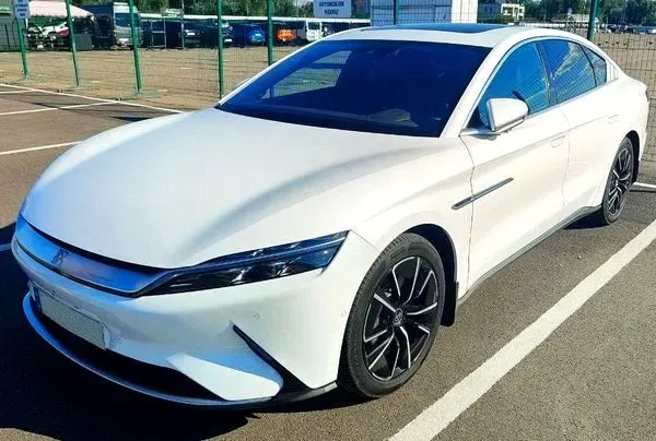 431 Byd Han аренда авто на свадьбу Київ - зображення 1