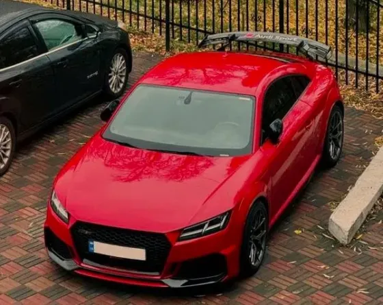 419 Audi TT RS красная для фотосессии съемки аренда Киев