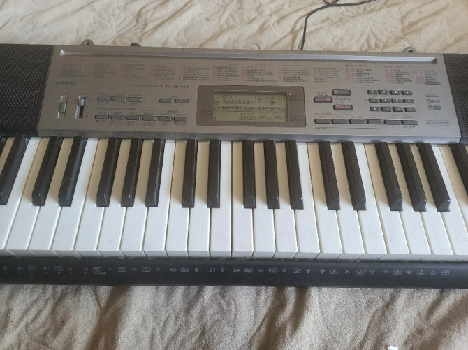 Продам синтезатор casio lk-240 Одесса - изображение 1