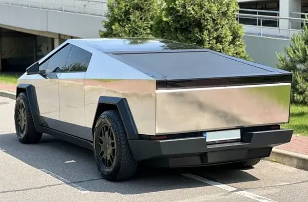 005 Tesla Cybertruck аренда с водителем для фотосессии съемки Киев - изображение 6