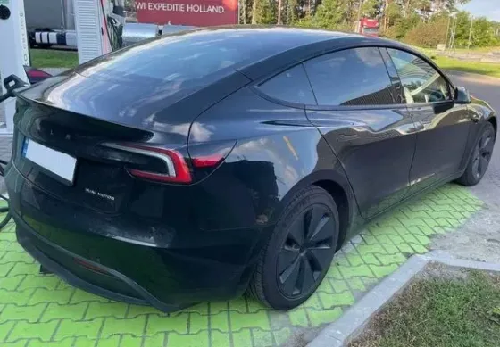 242 Авто на свадьбу Tesla Model 3 черная с водителем Киев