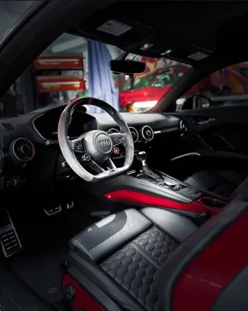 419 Audi TT RS красная для фотосессии съемки аренда Киев - изображение 8