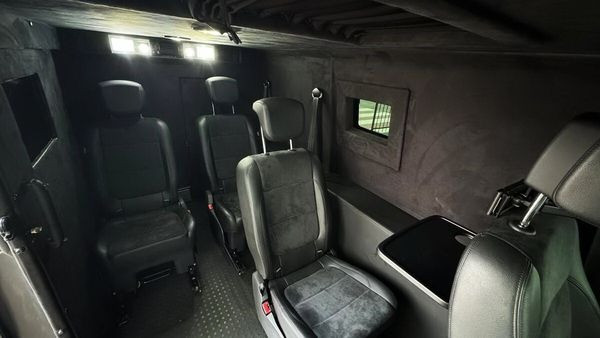 380 Прокат микроавтобуса Volkswagen Multivan B6 бронированный без води Київ - зображення 5