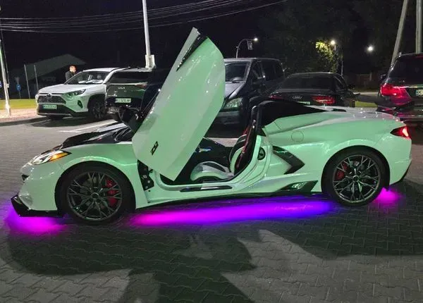 366 Кабриолет на свадьбу фотосессию Chevrolet Corvette белый аренда Київ - зображення 6