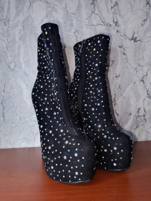 Жіноче взуття на платформі та каблуці Київ - зображення 2