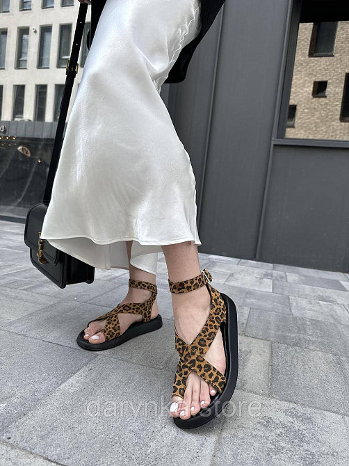 Леопардові шкіряні босоніжки на пальчик Одеса - зображення 1