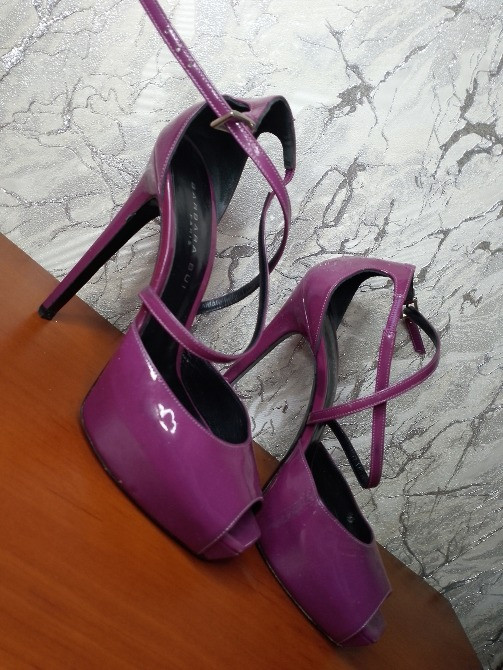 Фірмові босоніжки на каблуці Київ - зображення 3