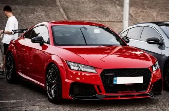 419 Audi TT RS красная для фотосессии съемки аренда Киев