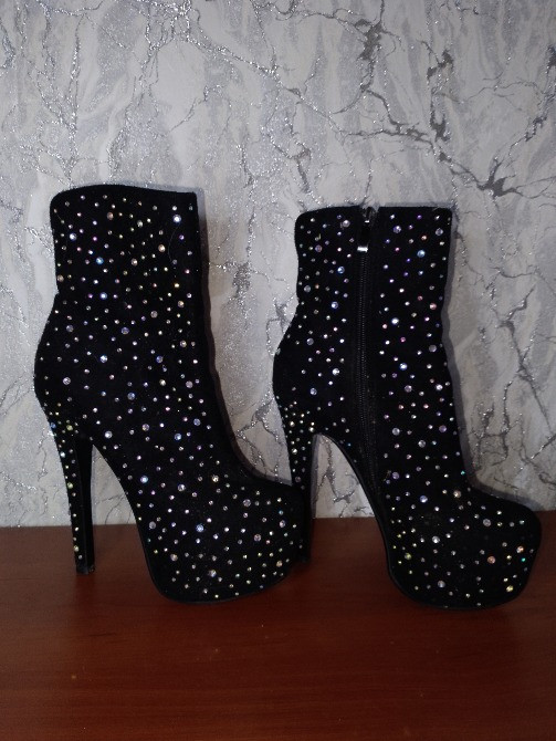 Жіноче взуття на платформі та каблуці Київ - зображення 1