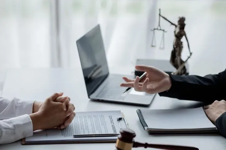 Послуги адвоката онлайн Київ - консультації, юридичний супровід онлайн Київ - зображення 2