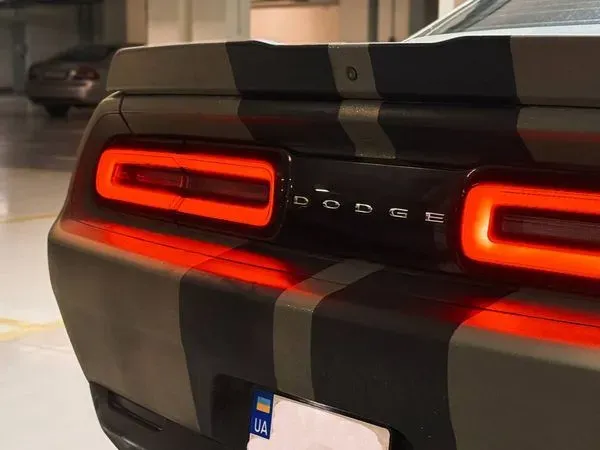 421 Прокат Dodge Challenger 3.6 л без водителя для фотосессии Киев - изображение 7