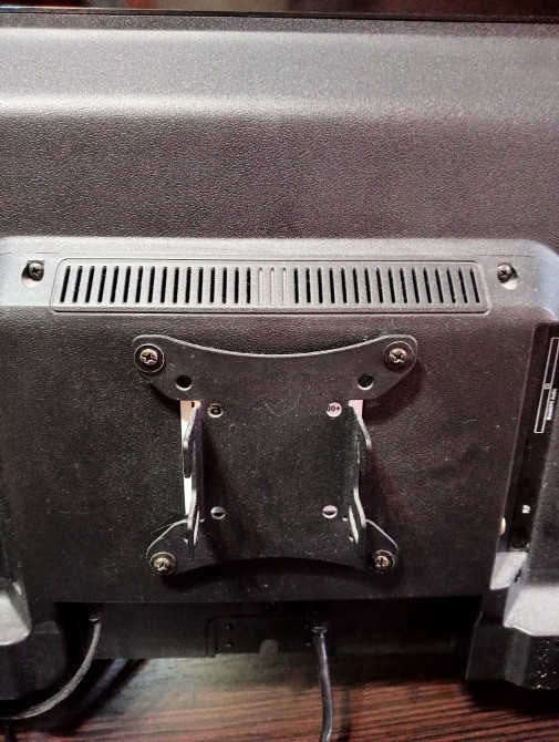 Телевізор Bravis 24 дюйми з TV Box H96 Pro Київ - зображення 4