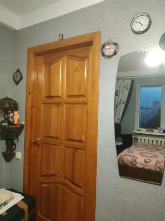 Здається кімната для жінки (можна з дитиною) в 3-х кімн. квартирі, м Киев