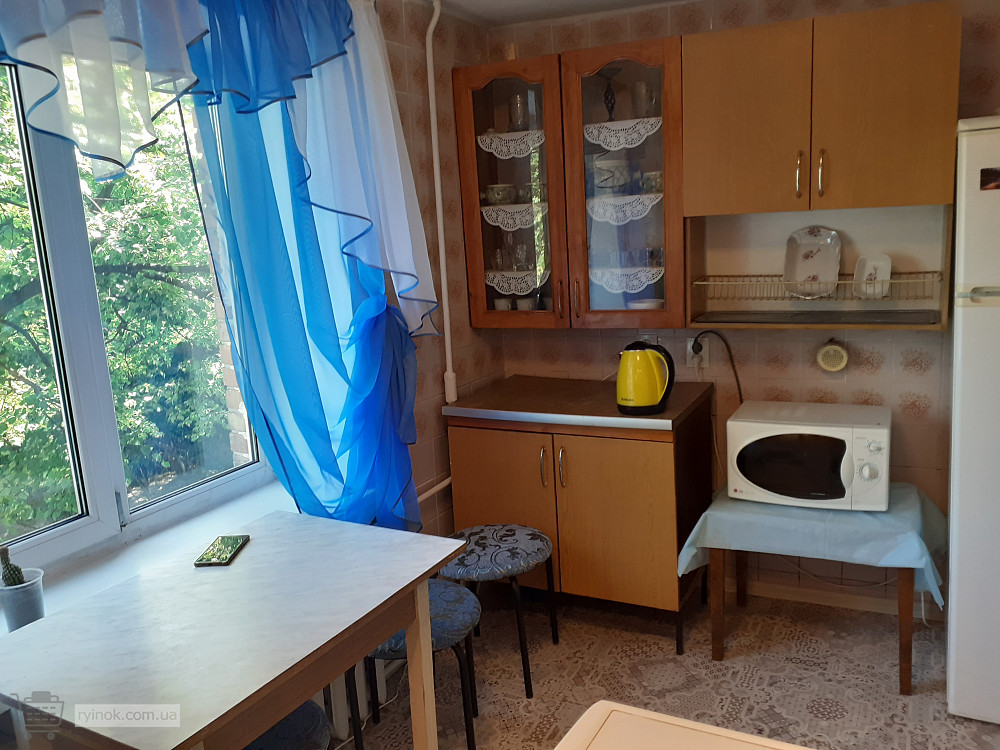 Снять 4-комнатную квартиру в Киеве. Центр. Метро Печерская, посуточно Киев - изображение 10