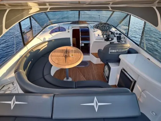 Прокат аренда катера яхты Bavaria 37 Sport HT Vip ресторан Заферано Зо Київ