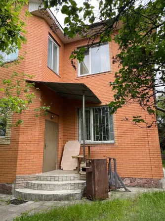 Будинок біля метро Бориспільська. Власник Київ